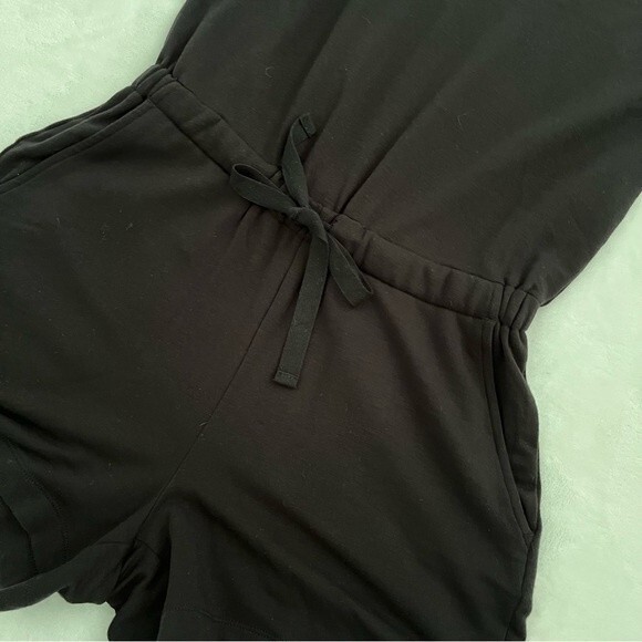 NWT Lou & Grey Signaturesoft Scoop Neck Cap Sleeve Romper in Black, Size XS - Picture 12 of 15